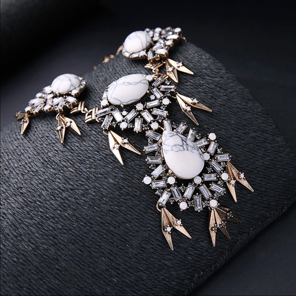 Statement Necklace - Picture 5 of 6